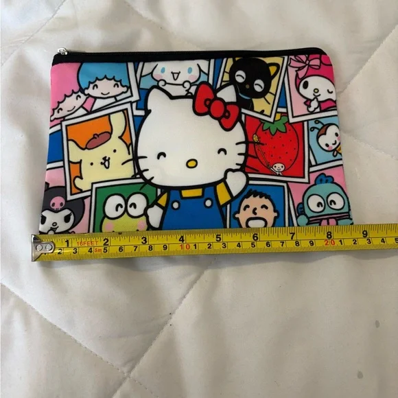 Hello Kitty Fun & Colorful Pouch - Picture 1 of 3